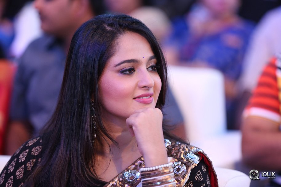 Anushka-at-Baahubali-Movie-Audio-Launch